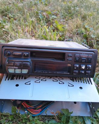 Autoradio a cassette vintage marca Alpine