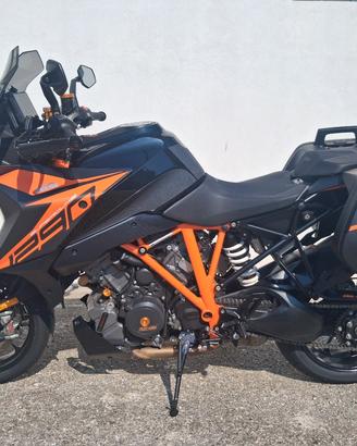 ktm 1290 superduke gt  2020