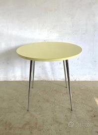 Tavolo anni 50 formica gialla