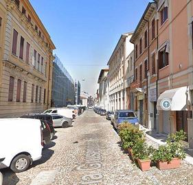Casa indipendente di 370 m² con più di 5 locali a 