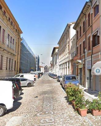 Casa indipendente di 370 m² con più di 5 locali a 