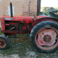 Trattore d'epoca NUFFIELD