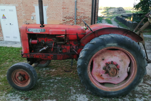 Trattore d'epoca NUFFIELD
