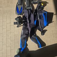 Tuta da SUB  e accessori per immersioni