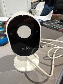Arlo telecamera di sicurezza Wi-Fi- vudione HD