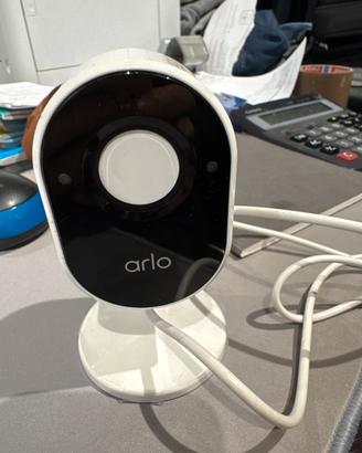 Arlo telecamera di sicurezza Wi-Fi- vudione HD