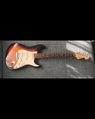 FENDER STRATOCASTER USA