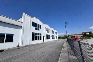 NEGOZIO A CARMIGNANO DI BRENTA