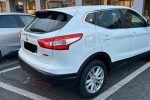 Nissan Qasqhai 1.6 diesel Automatico
