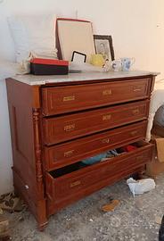 Comò di pregio con marmo Carrara