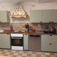 cucina completa di elettrodomestici