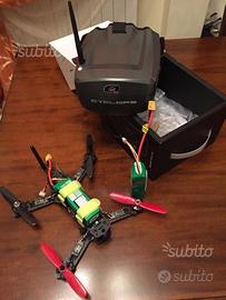 Drone racer fpv con occhiali