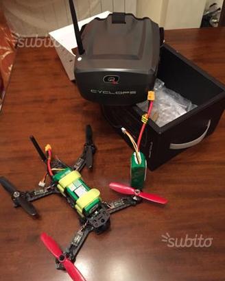 Drone racer fpv con occhiali