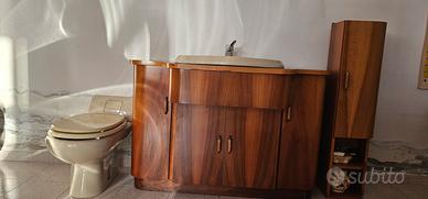 Arredo bagno (WC, lavandino, specchio)