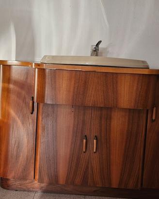 Arredo bagno (WC, lavandino, specchio)
