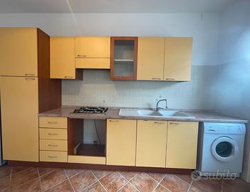 Cucina 370 cm con elettrodomestico