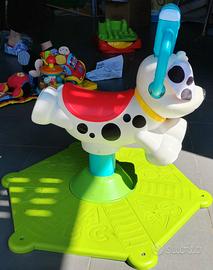 Cagnolino Saltella e gira