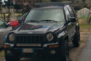 Jeep Cherokee 2.8 aut. con verricello