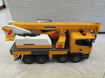 Autogru Liebherr Scania Bruder