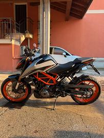 KTM DUKE 390