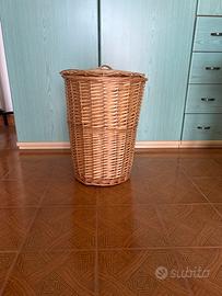 Cesto in vimini con coperchio