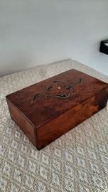 Cofanetto portagioie vintage in radica e legno