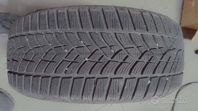   quattro pneumatici invernali. 