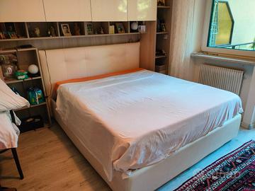 Letto matrimoniale con contenitore 