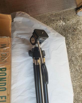 CAVALLETTO TREPPIEDI