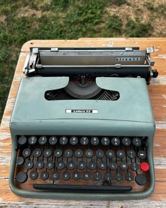 Olivetti Lettera 22 macchina da scrivere
