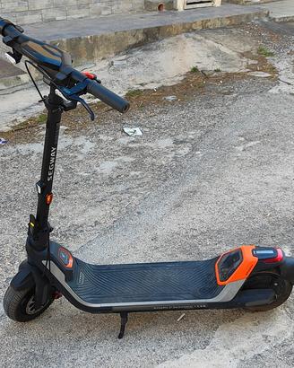 Monopattino Elettrico - Ninebot Segway P65