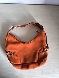 Borsa Burberry usata, ritiro a mano