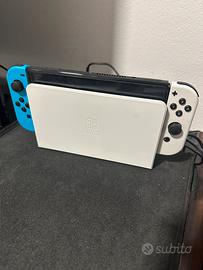 Nintendo Switch OLED con PlayStation 5