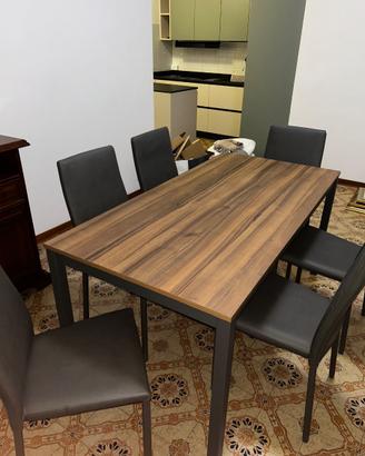 Tavolo in antracite e laminato