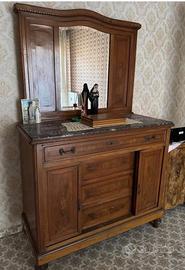 Cassettiera con specchio