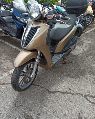 Piaggio 300
