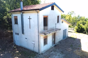 RIFUGIO NEL VERDE A SANTA PAOLINA (AV)