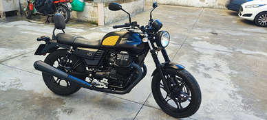 Moto guzzi v7 iii stone 750