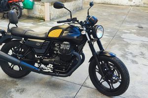 Moto guzzi v7 iii stone 750