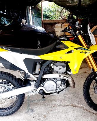 suzuki dr-z4s