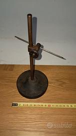 Vecchio attrezzo lavoro truschino per tracciare 