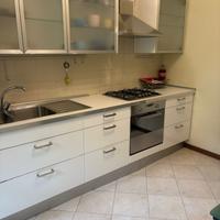 Cucina completa, 4 fuochi , cappa, lavastoviglie