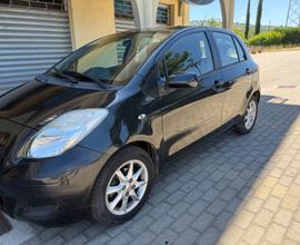Toyota Yaris 5 porte benzina Unipro pochi km