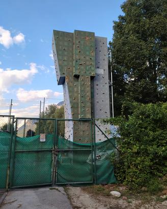 Plaestra arrampicata artificiale 