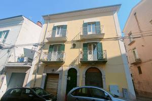 Casa con ingresso indipendente-Zona centrale