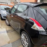 Lancia Ypsilon 1.2 69 CV 5 porte Silver