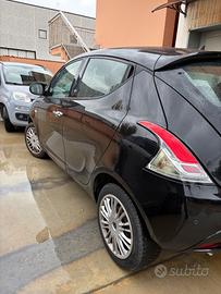 Lancia Ypsilon 1.2 69 CV 5 porte Silver