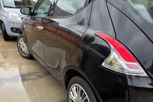 Lancia Ypsilon 1.2 69 CV 5 porte Silver