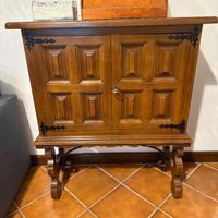 Mobile credenza