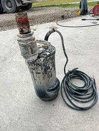 pompa per tiraggio di acqua